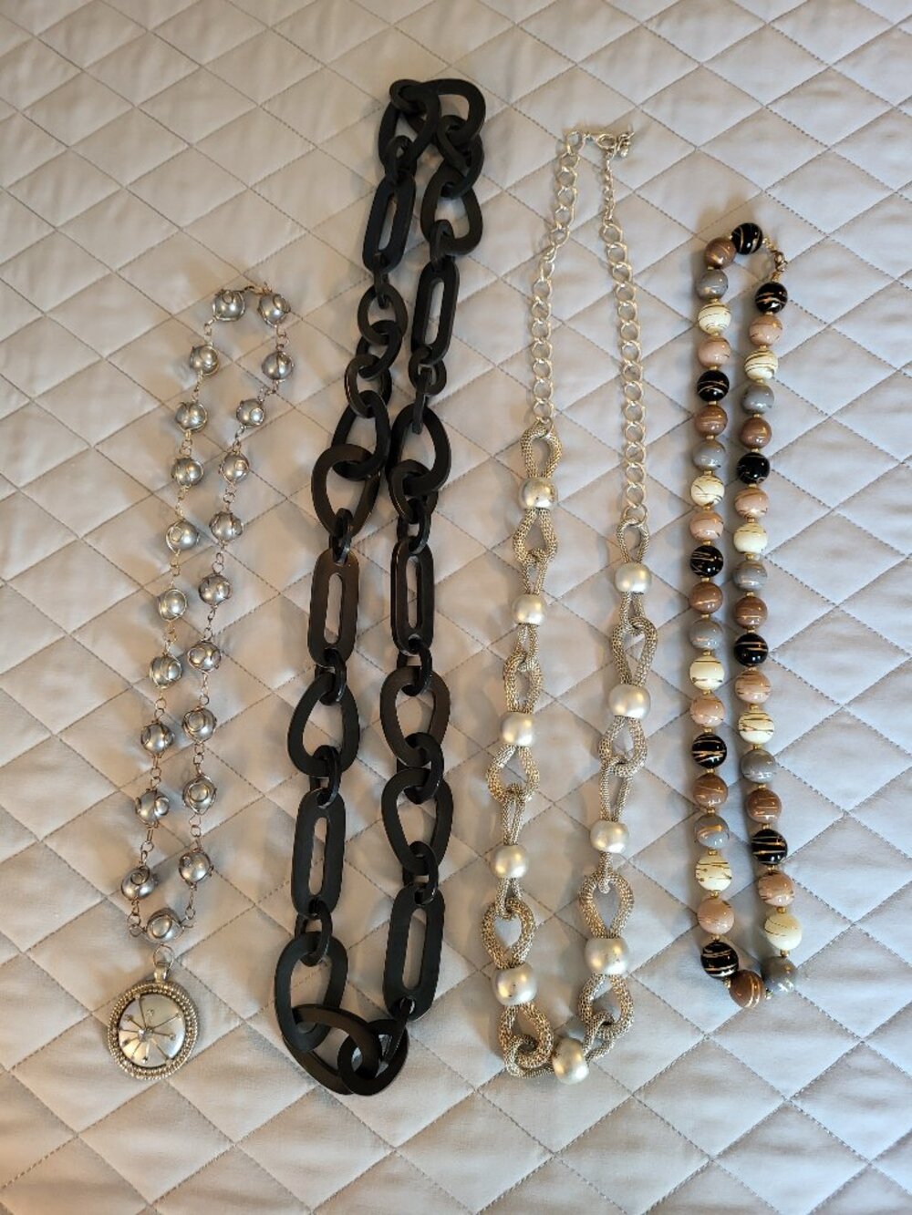 Costume jewelry set - 4 necklaces
